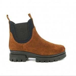 New in Box Saydo Brown Suede Chelsea Boots